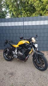 Yamaha MT07 - YAMAHA GELB