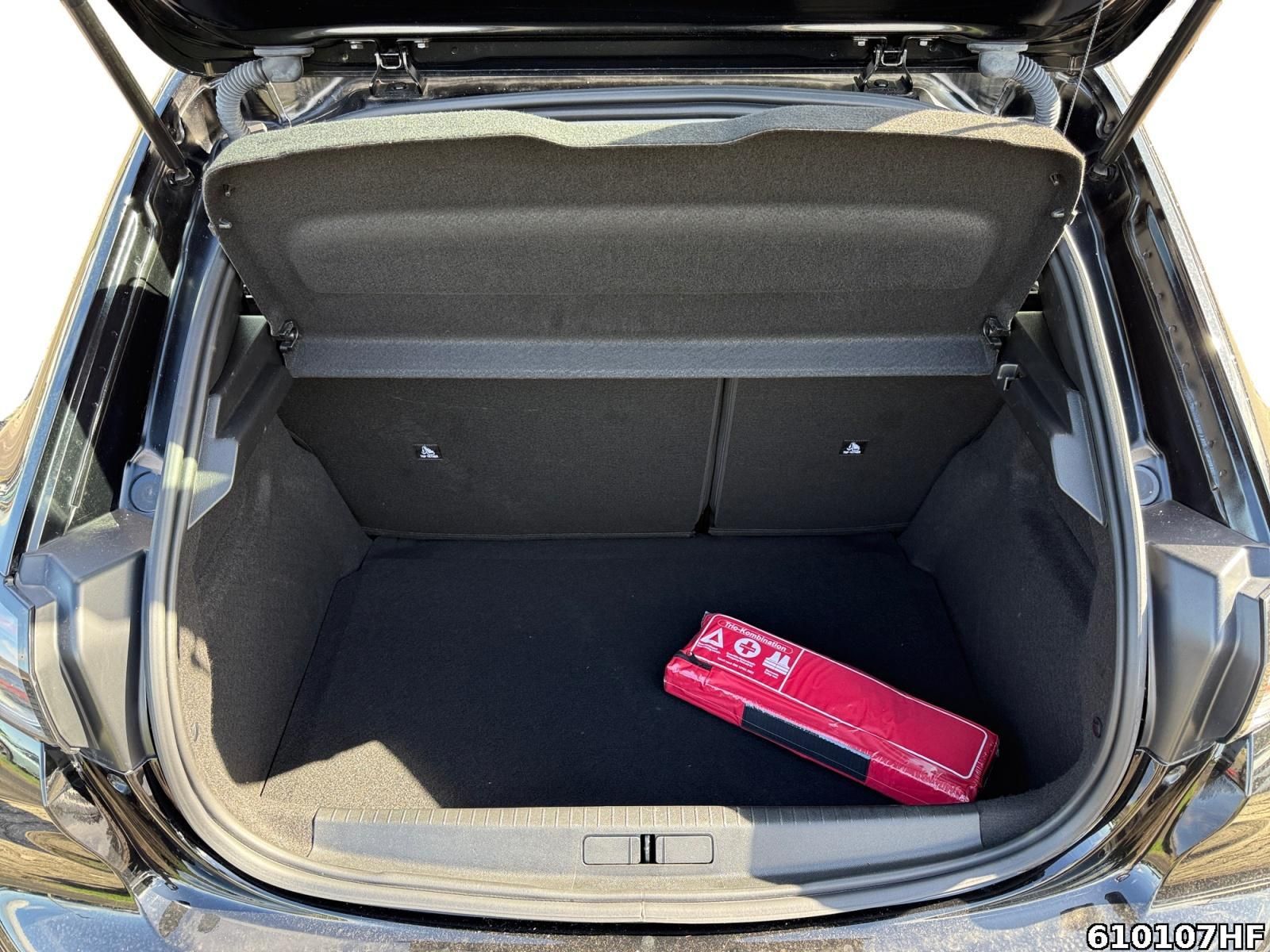Fahrzeugabbildung Peugeot 208 1.2 Hybrid 100 Active (EURO 6e)