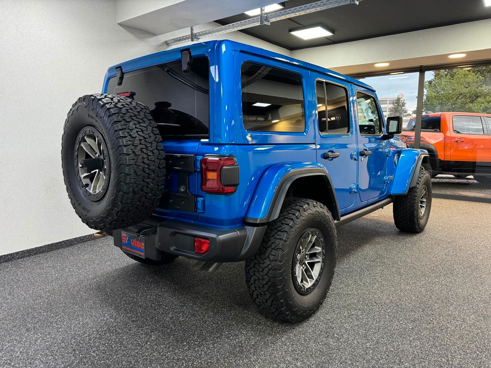 Fahrzeugabbildung Jeep RUBICON 392-6.4L HEMI V8-RECON 35"-STEEL BUMPER