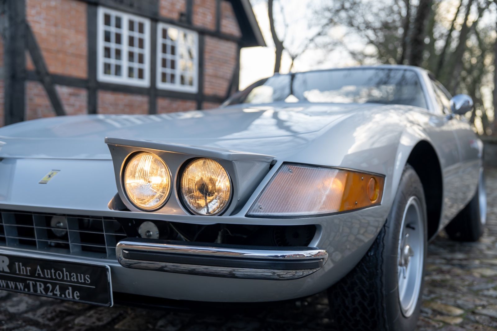Fahrzeugabbildung Ferrari 365 GTB4 Daytona **Ferrari Classiche Zertifikat*