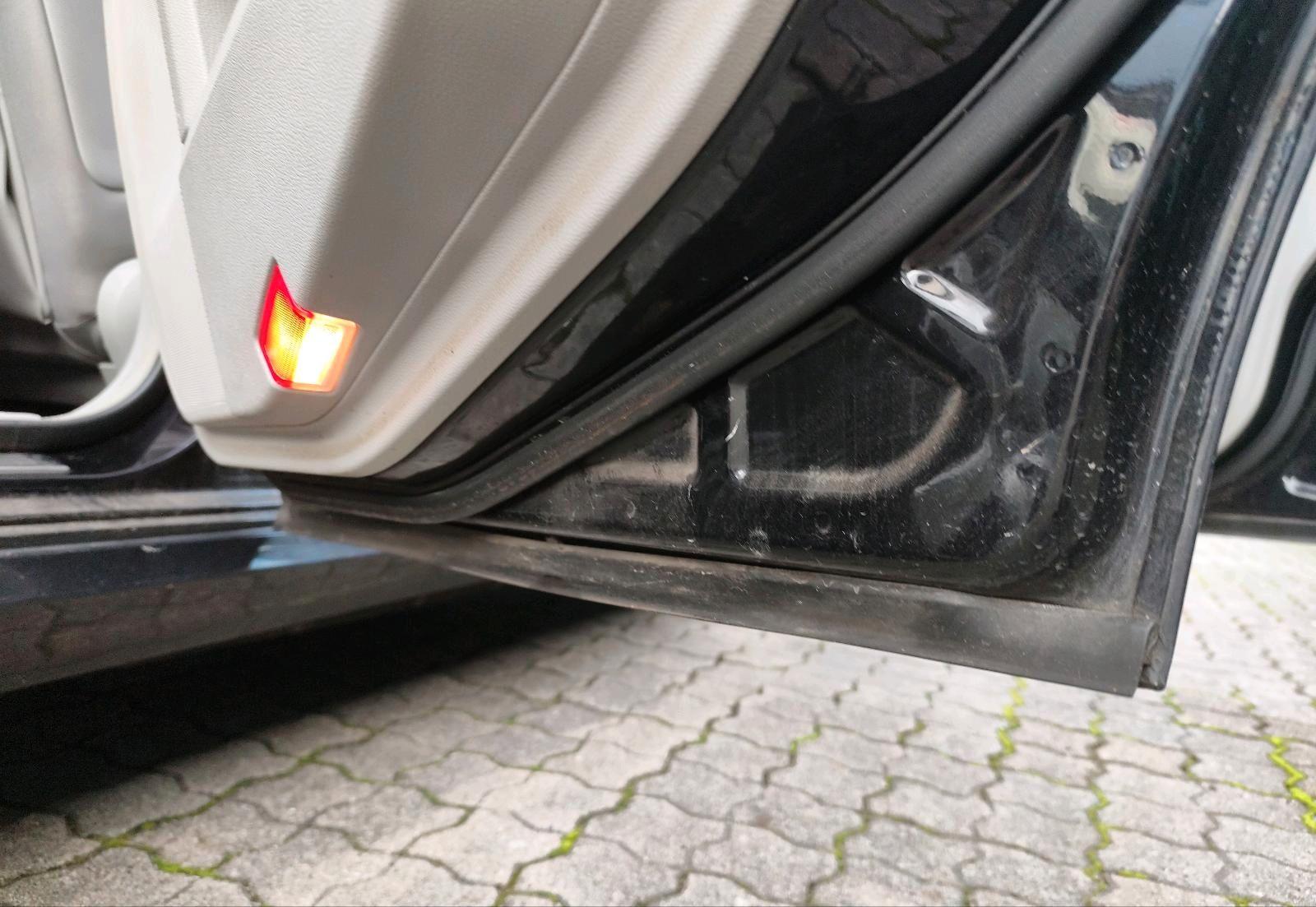 Mercedes-Benz 220 2010 — photo 13
