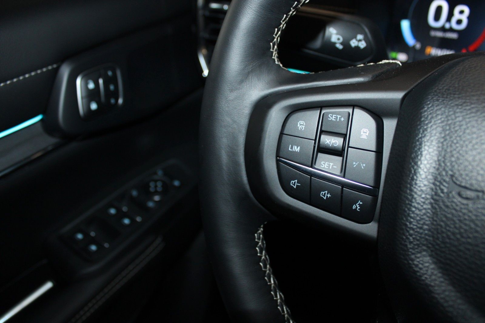 Fahrzeugabbildung Ford Ranger Platinum Automatik LEDER AHK ROLLO STDH