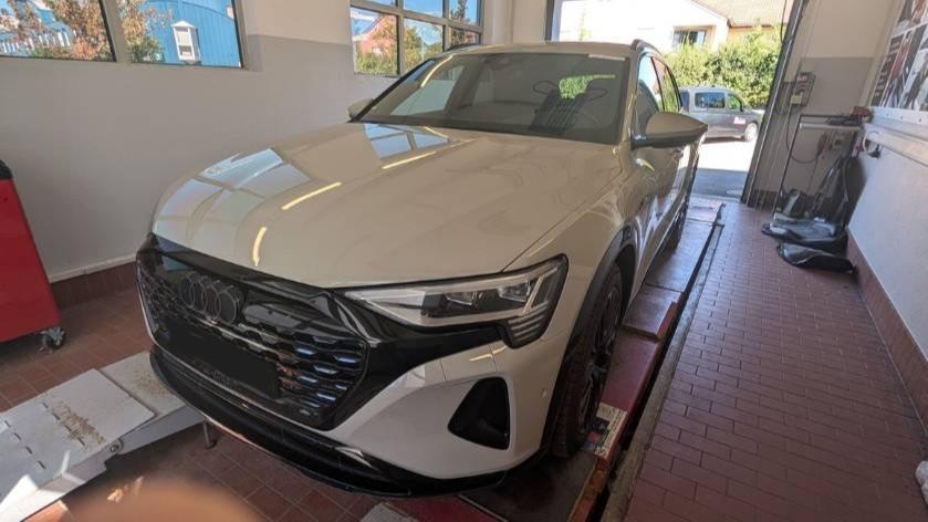 Audi Q8 E-TRON 55 S LINE BLACK MATRIX/ACC/AHK/KAMERA
