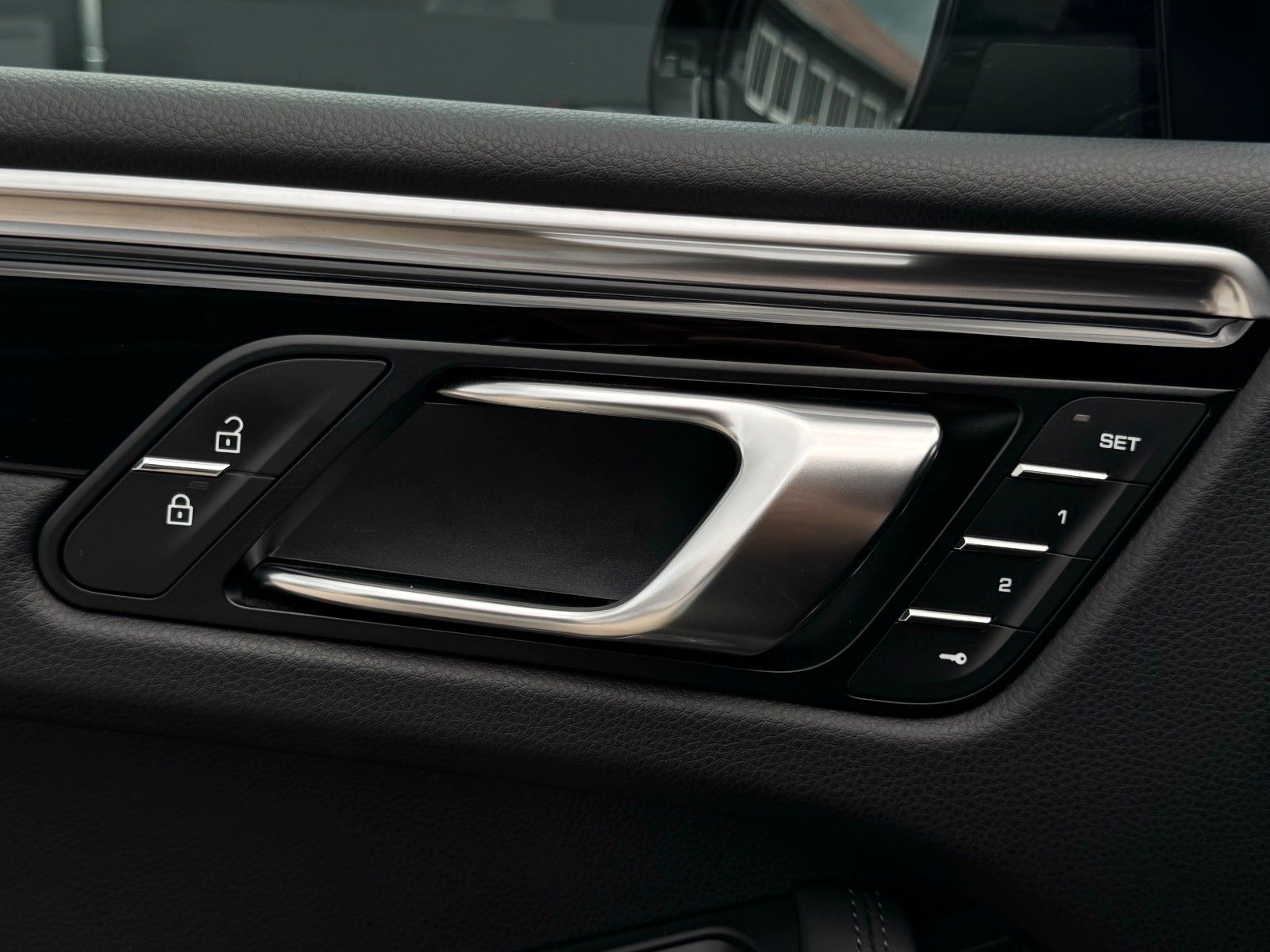 Fahrzeugabbildung Porsche Macan S V6 Pano Kamera Leder St-Heiz. Memory