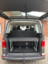 Volkswagen T6 Multivan, s. g. Zust., AHK, Gute Nacht Paket - Gute Gebrauchtwagen