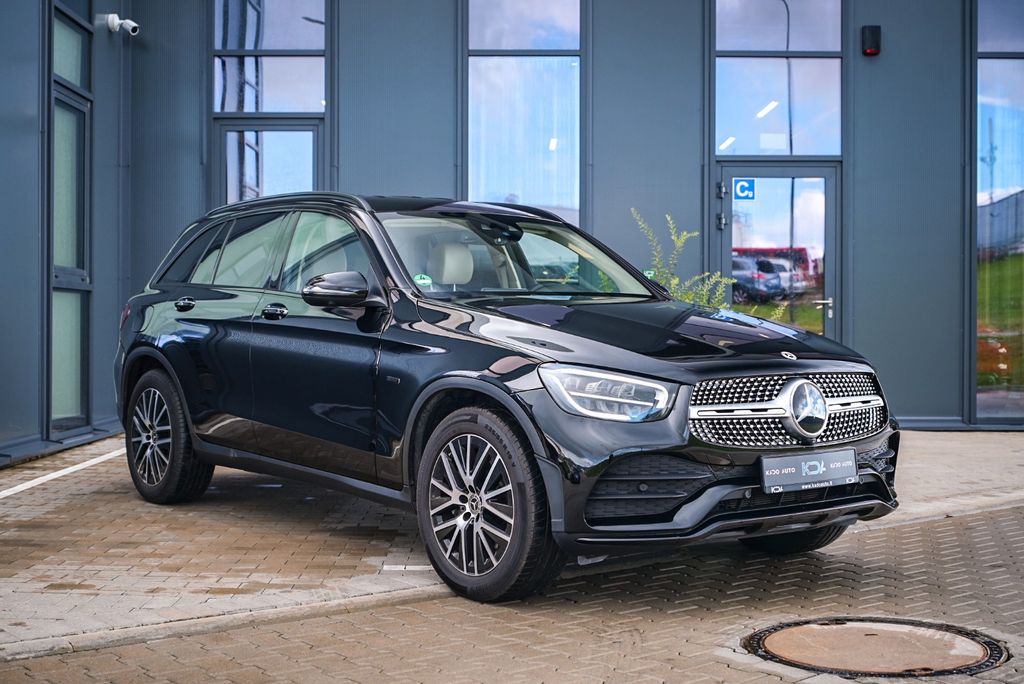 Image of Mercedes-Benz GLC 300