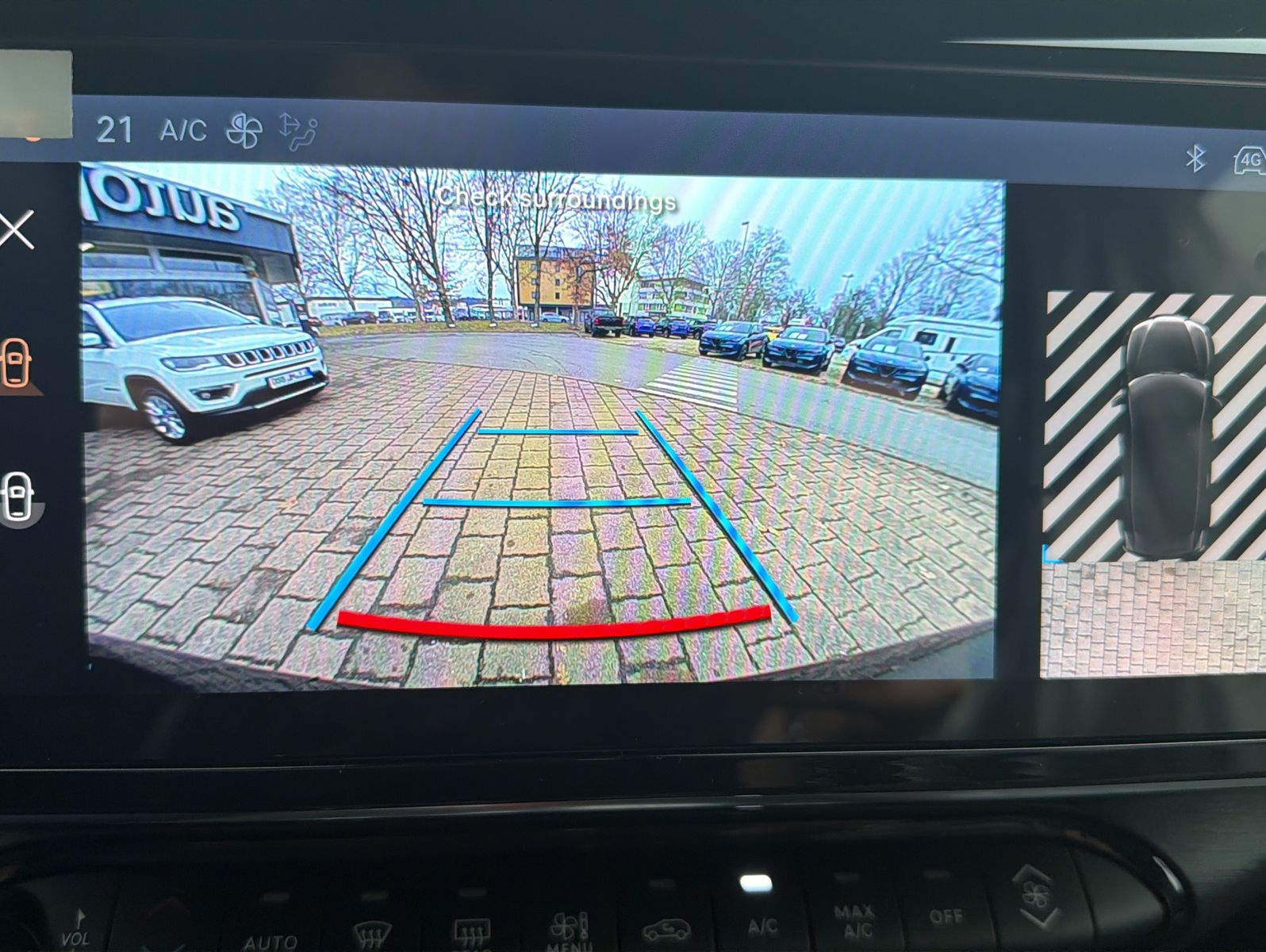 Fahrzeugabbildung Alfa Romeo Junior Ibrida 1.2 VGT 48V-Hybrid 107 kW Q4