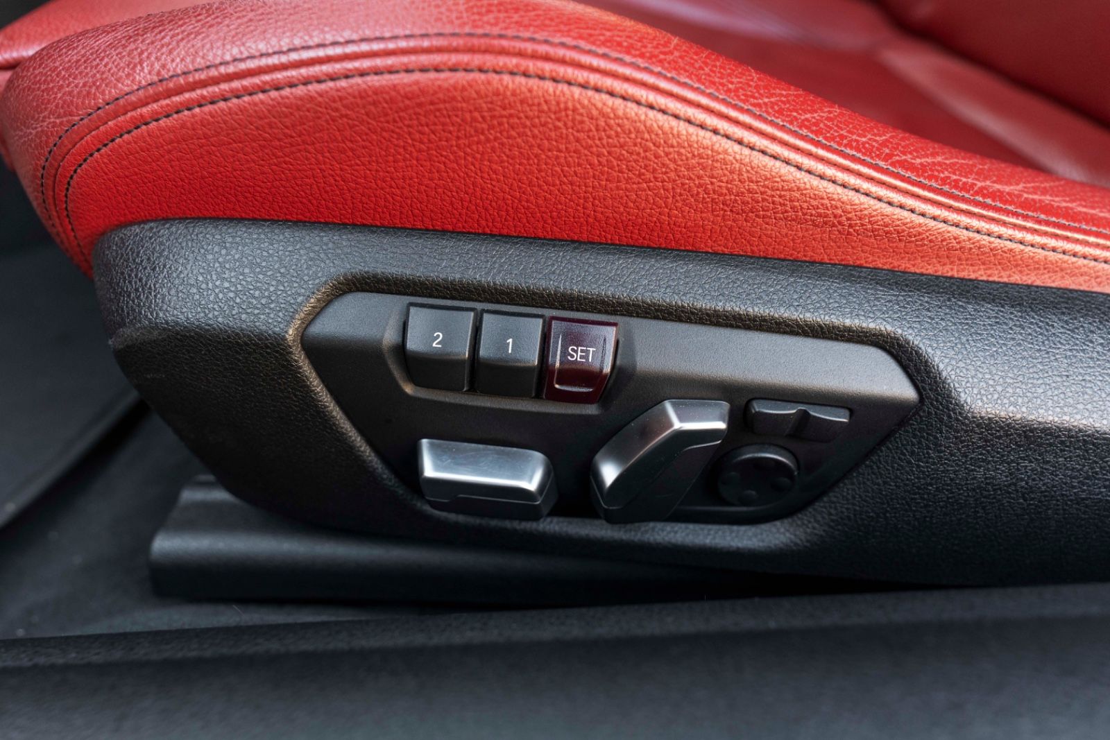 Fahrzeugabbildung BMW 430i Coupé M-SPORTPAKET HUD KAM LED H&K TOTW