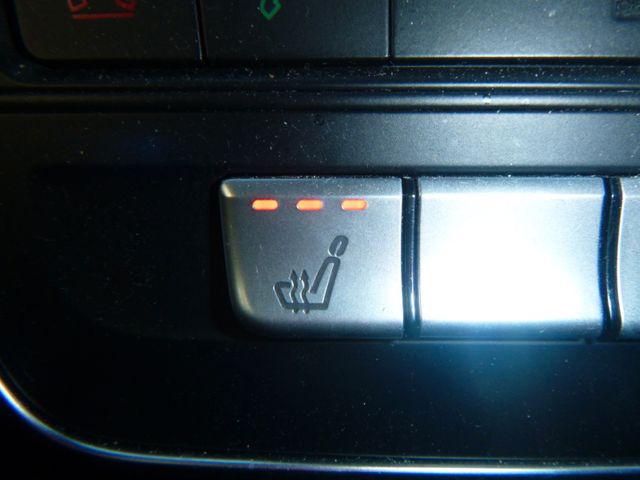 Fahrzeugabbildung Mercedes-Benz CLA 220 CDI Lim >AMG/AUT/KAM/LEDER/PDC/SHZ<