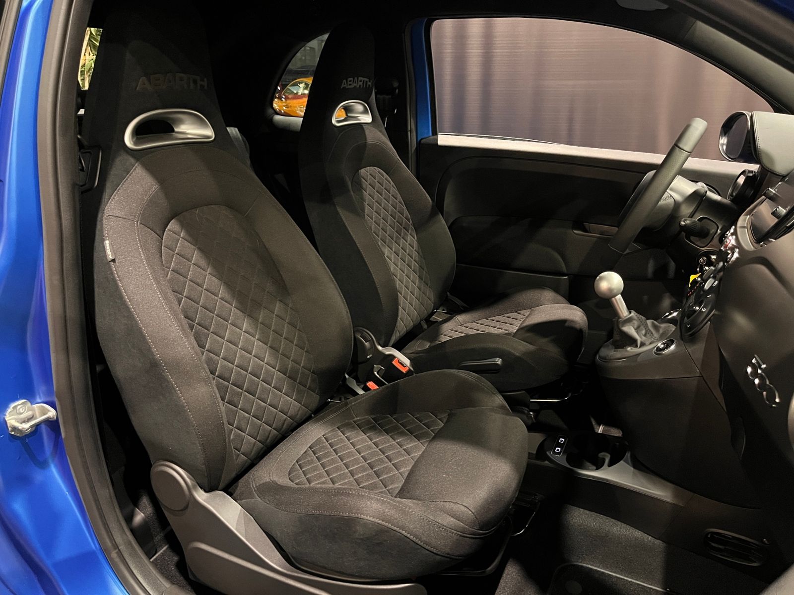 Fahrzeugabbildung Abarth 595C -BLAU MATT- LED  CARPLAY DAB ALU
