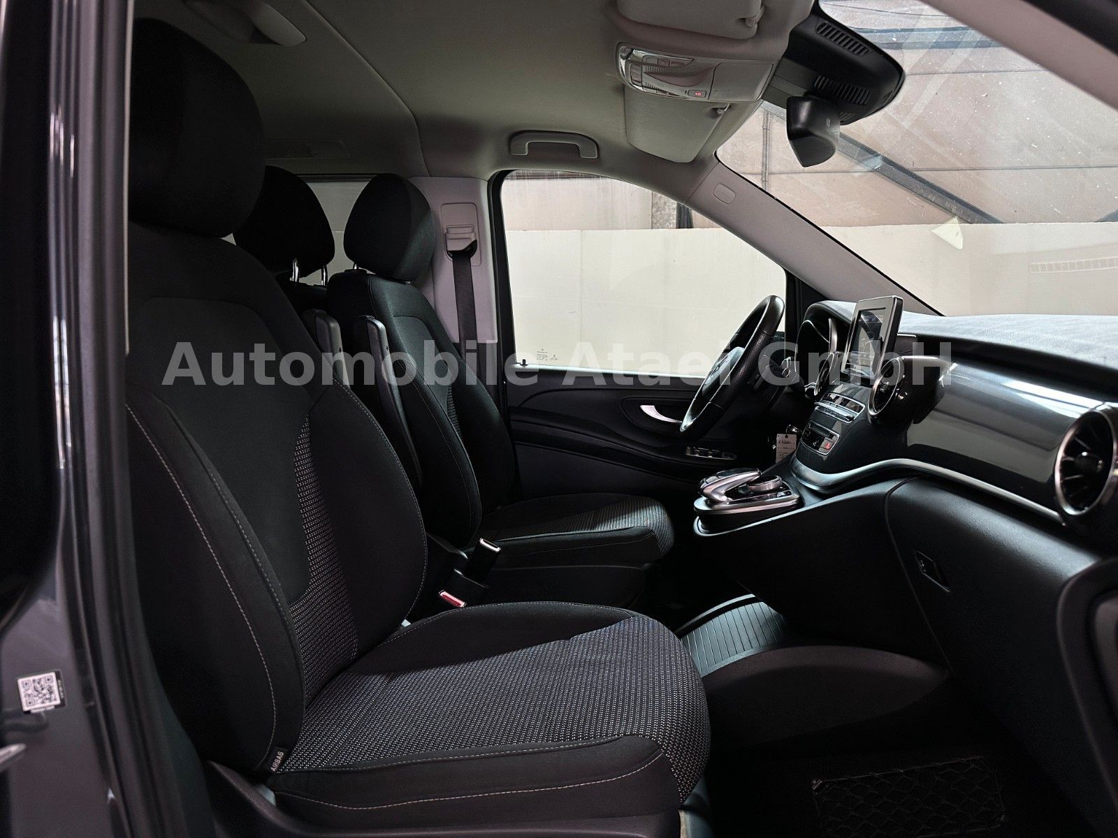 Fahrzeugabbildung Mercedes-Benz V 220 d lang Edition Sport-Paket DISTRONIC(1502)