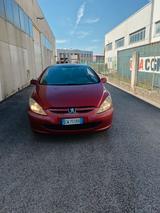 Peugeot 307 1.6 16V CC Tecno - rote Peugeot 307