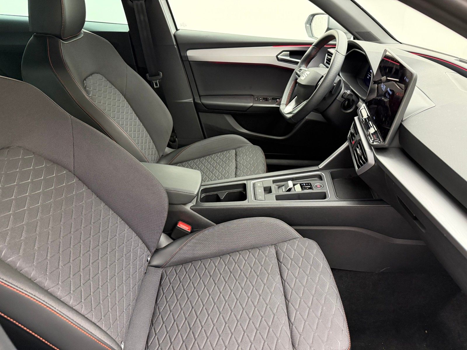 Seat Leon Sportstourer 1.5 eHybrid DSG FR VisionKessy imagem 3