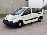 Peugeot Expert Tepee/Klima/AHK/9.Sitzer - Peugeot Expert Tepee mit Diesel-Antrieb