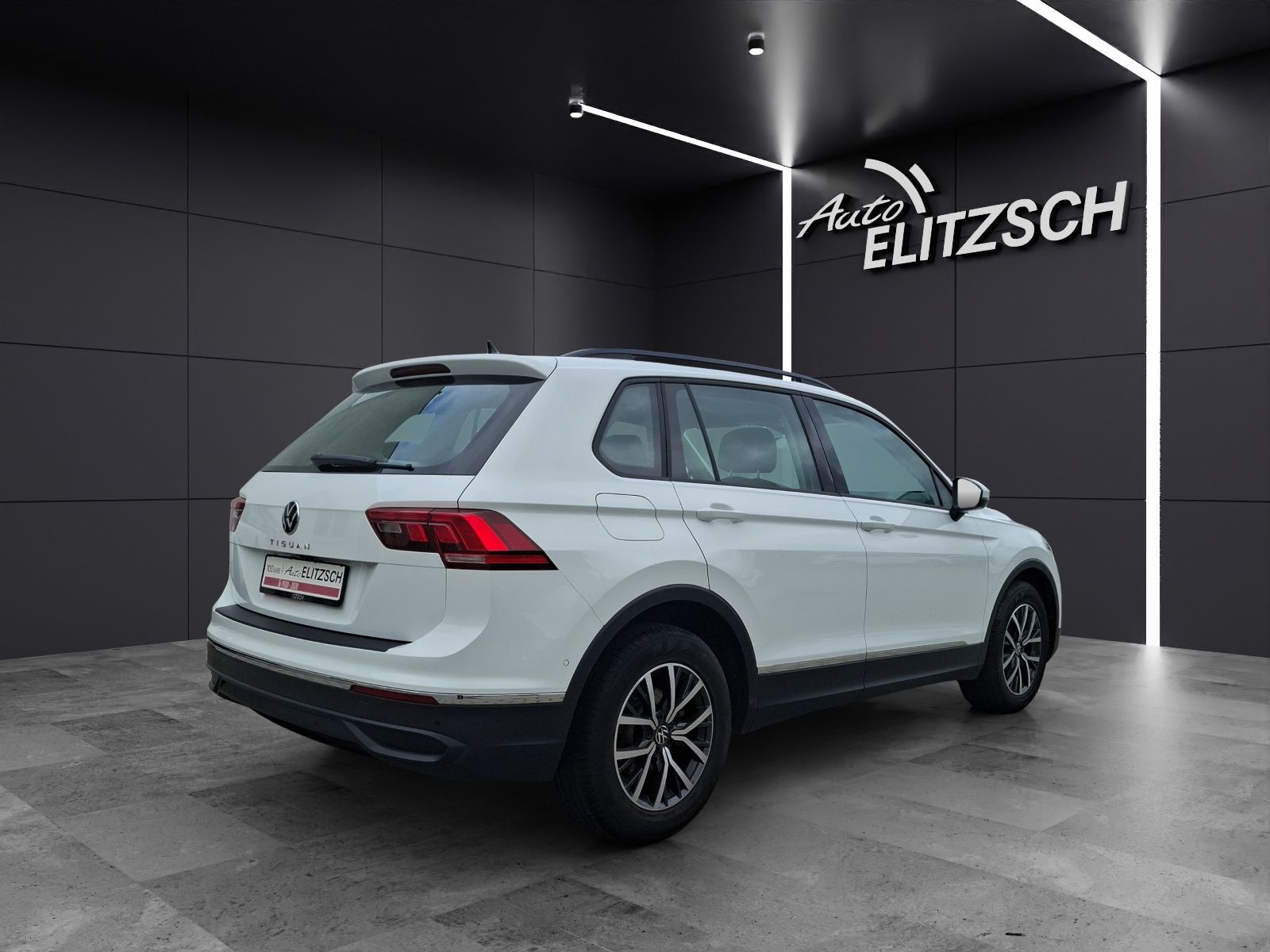 Fahrzeugabbildung Volkswagen Tiguan TSI Life DSG LED AHK Navi ACC RFK SH