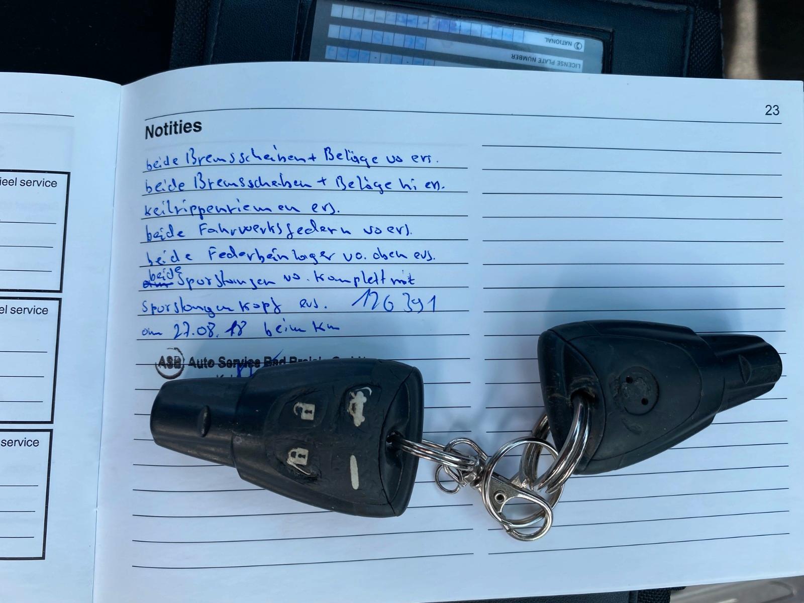 Cadillac BLS Leder Xenon. Allwetter TÜV