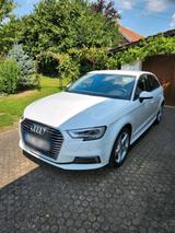Audi A3 Sportback sport 40 e-tron S tronic - Audi e-tron: Limousine