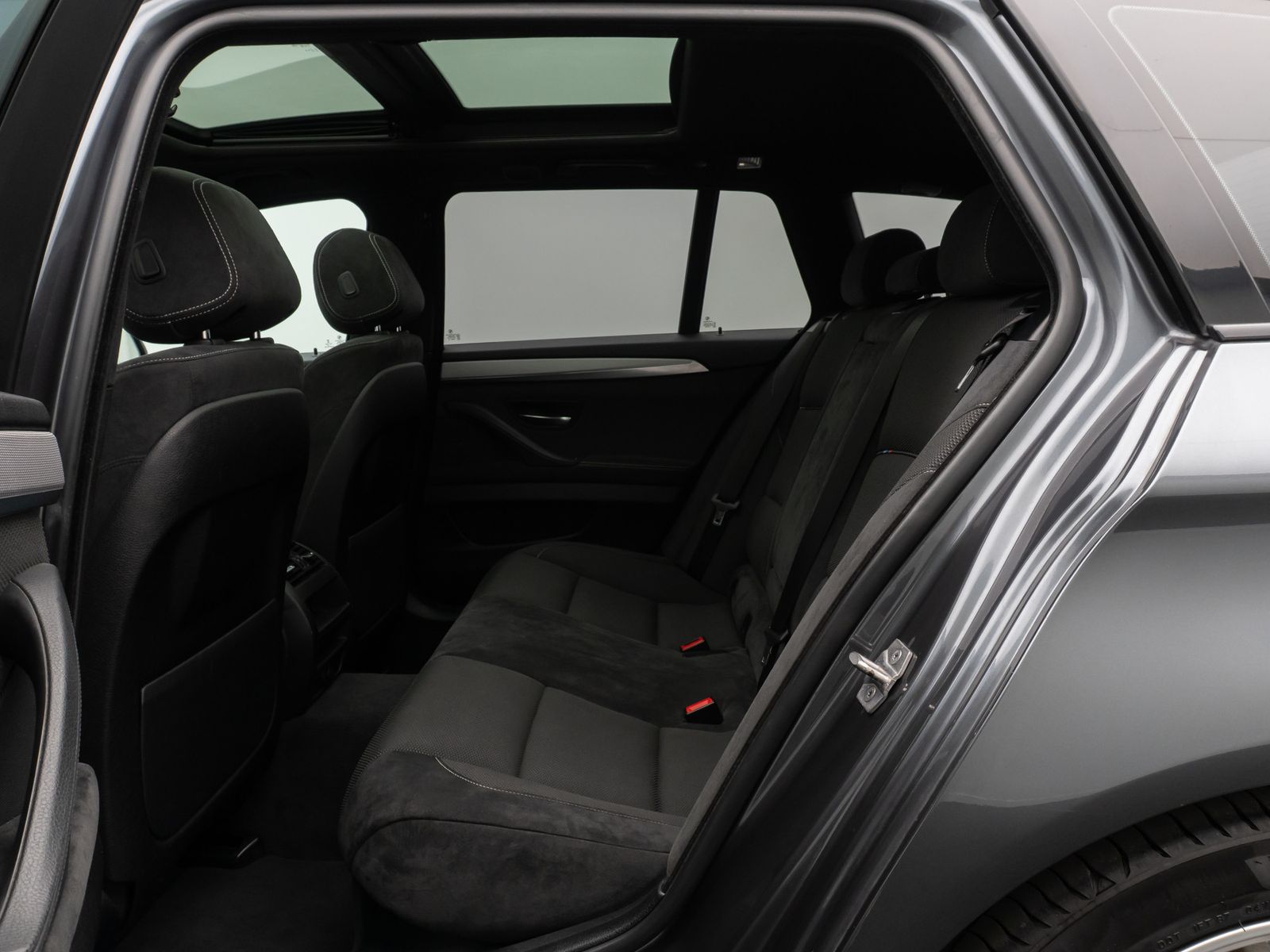 Fahrzeugabbildung BMW 530d M Sport Kamera H/K Alarm HUD Panorama AHK