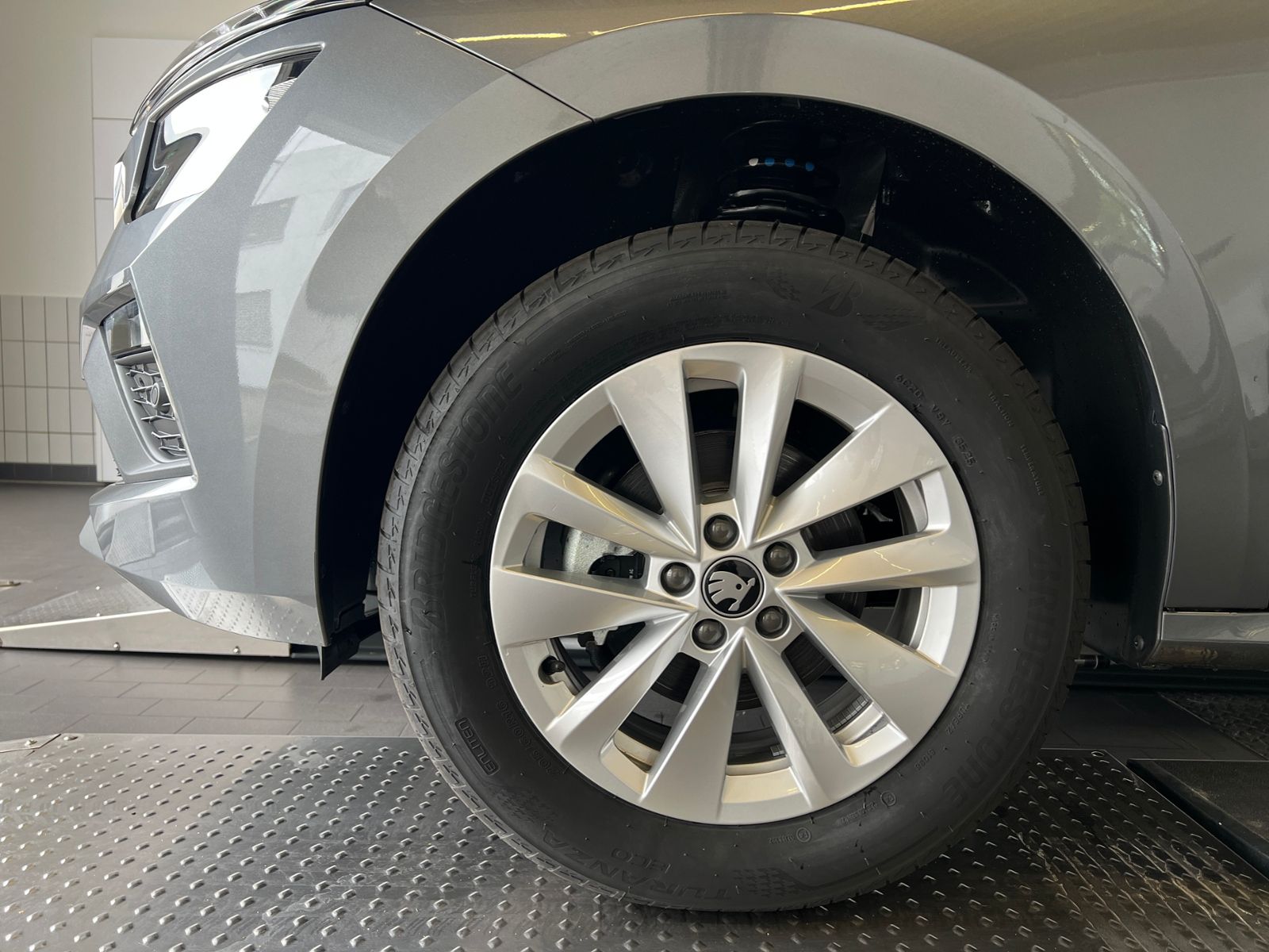 Fahrzeugabbildung SKODA Kamiq Selection 1.0 TSI DSG *ACC, LED, Kamera, S