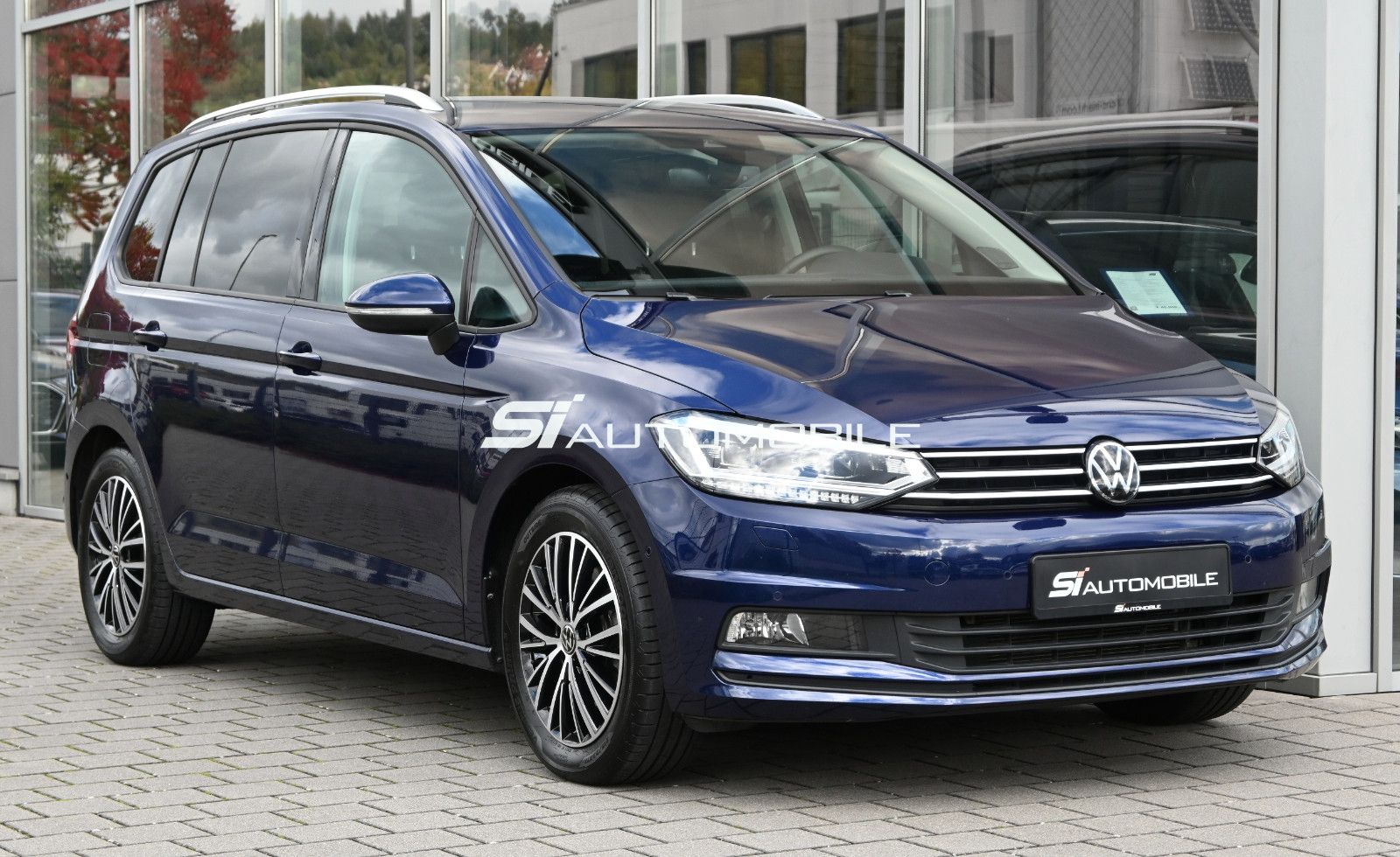Fahrzeugabbildung Volkswagen Touran 1.5 TSI DSG °ACC°AHK°DYNAUD.°ERGO°STANDHZ