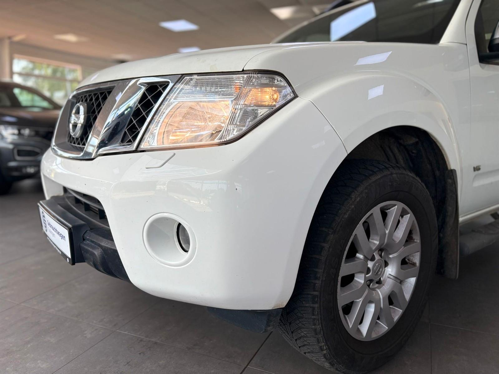 Nissan Navara Double cabine 3.0 231ch - Attelage - Régulateur - Ecran tactile - Sièges chauffants