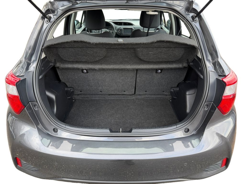 Fahrzeugabbildung Toyota Yaris Hybrid 1.5 VVT-i Team Deutschland