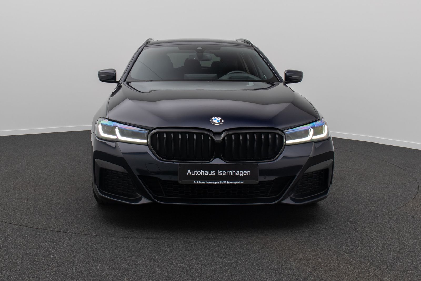 Fahrzeugabbildung BMW 540d xD M Sport Panorama HUD H/ K DAB SoftClose