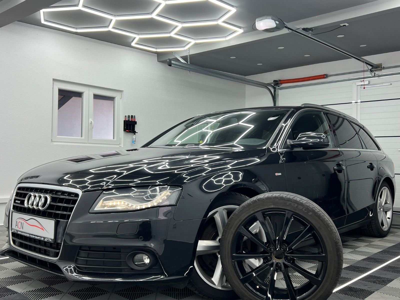 Fahrzeugabbildung Audi A4 Avant S line Sportpaket / plus Quattro