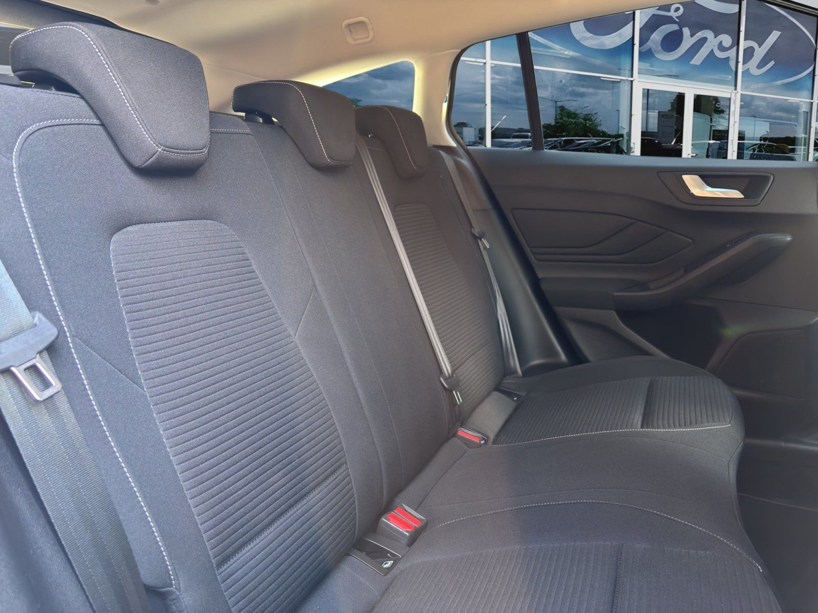 Fahrzeugabbildung Ford Focus 1.0 Ecoboost Titanium