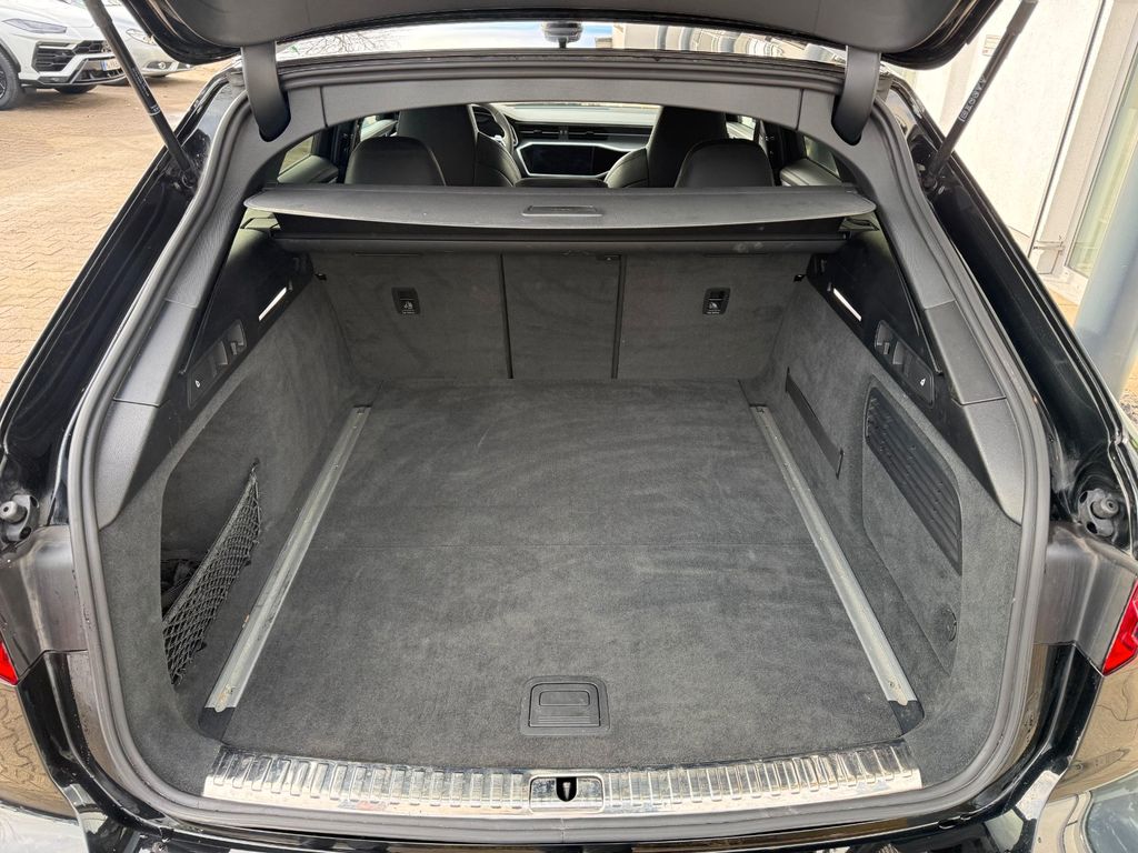 AUDI RS6 Avant PERFORMANCE/ STANDHZG./ B&O/ 22"/ PANO AUDI RS6 Avant PERFORMANCE/ STANDHZG./ B&O/ 22"/ PANO