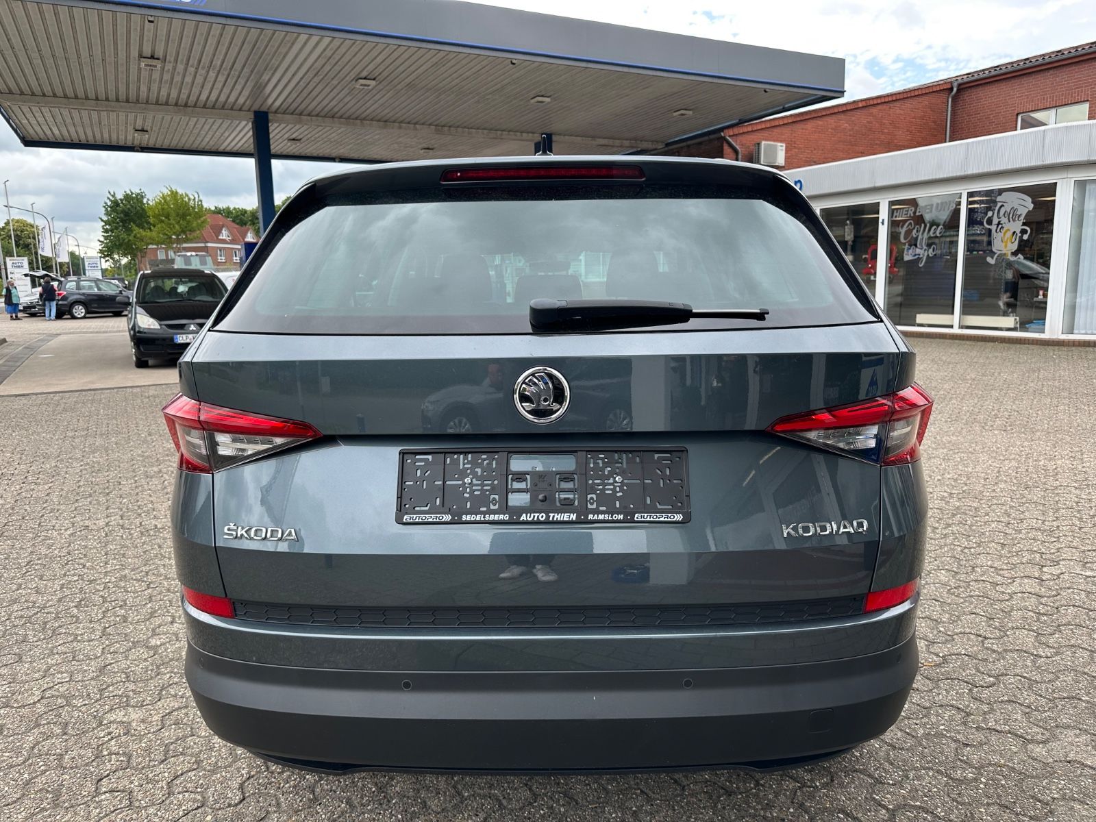 Fahrzeugabbildung SKODA Kodiaq 1.5 TSI Ambition LED/Navi/SHZG/18"