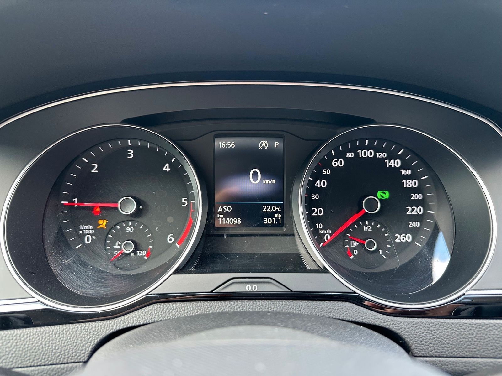 Fahrzeugabbildung Volkswagen Passat Variant 2.0 TDI DSG Business NAV+LED+PANO