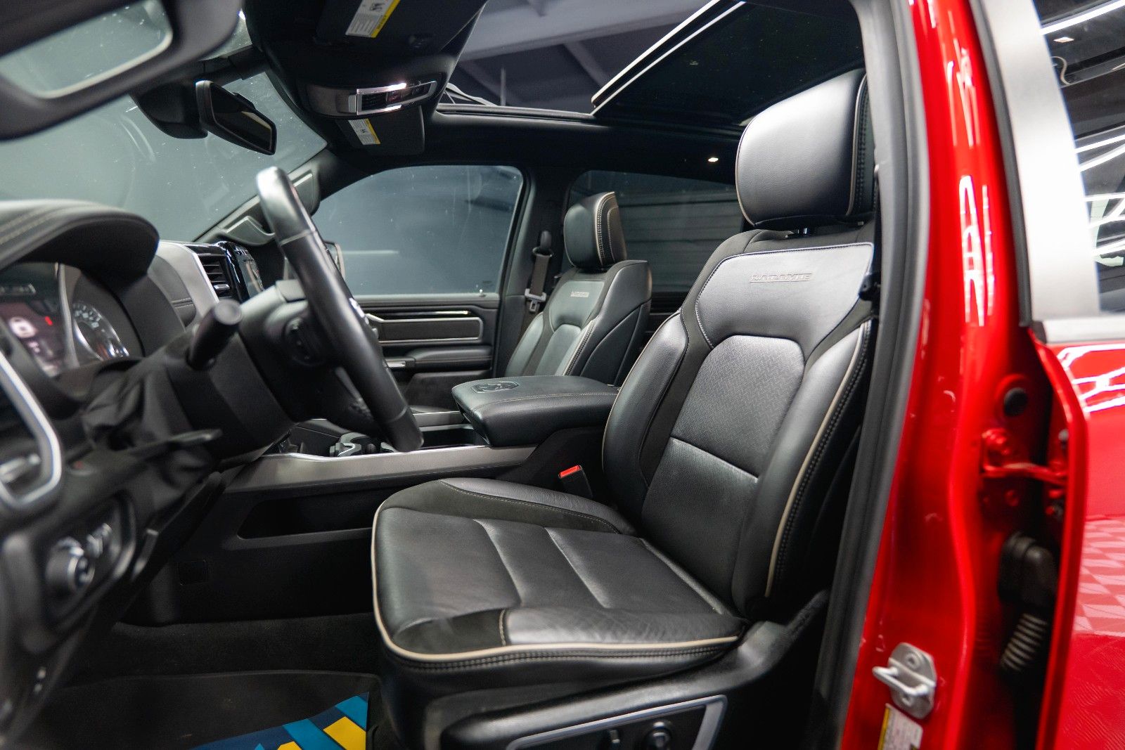 Fahrzeugabbildung Dodge RAM 5.7 V8 HEMI 4x4 LARAMIE LPG Offroad-Bodylift