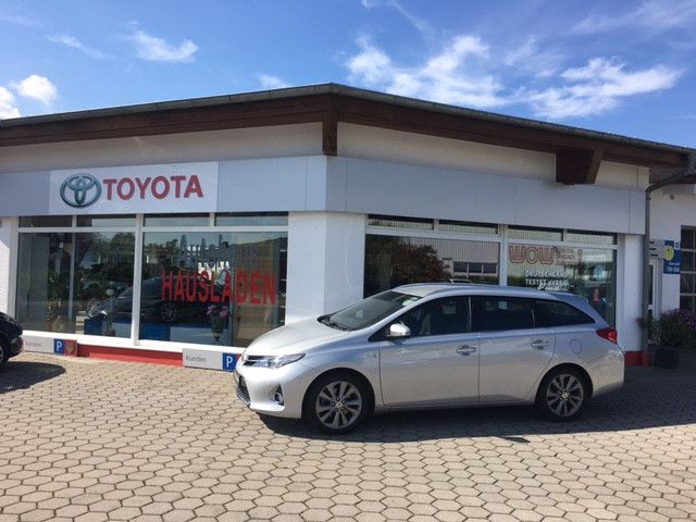 Toyota Auris Touring Sports Life+