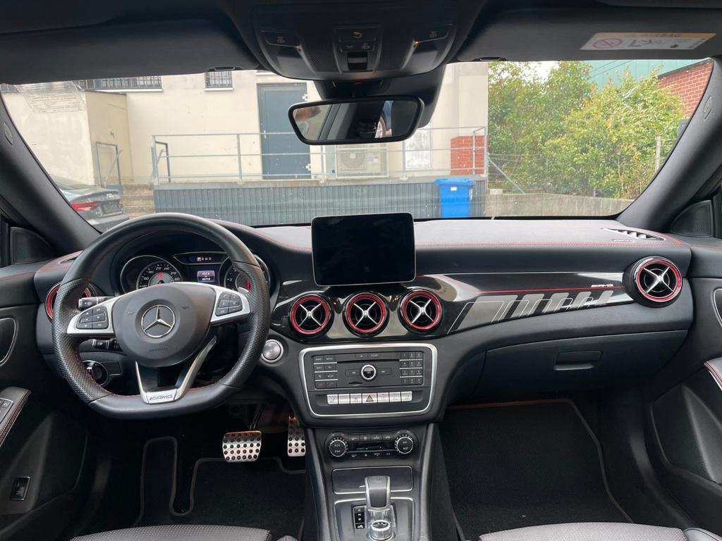 Mercedes-Benz CLA 45 AMG