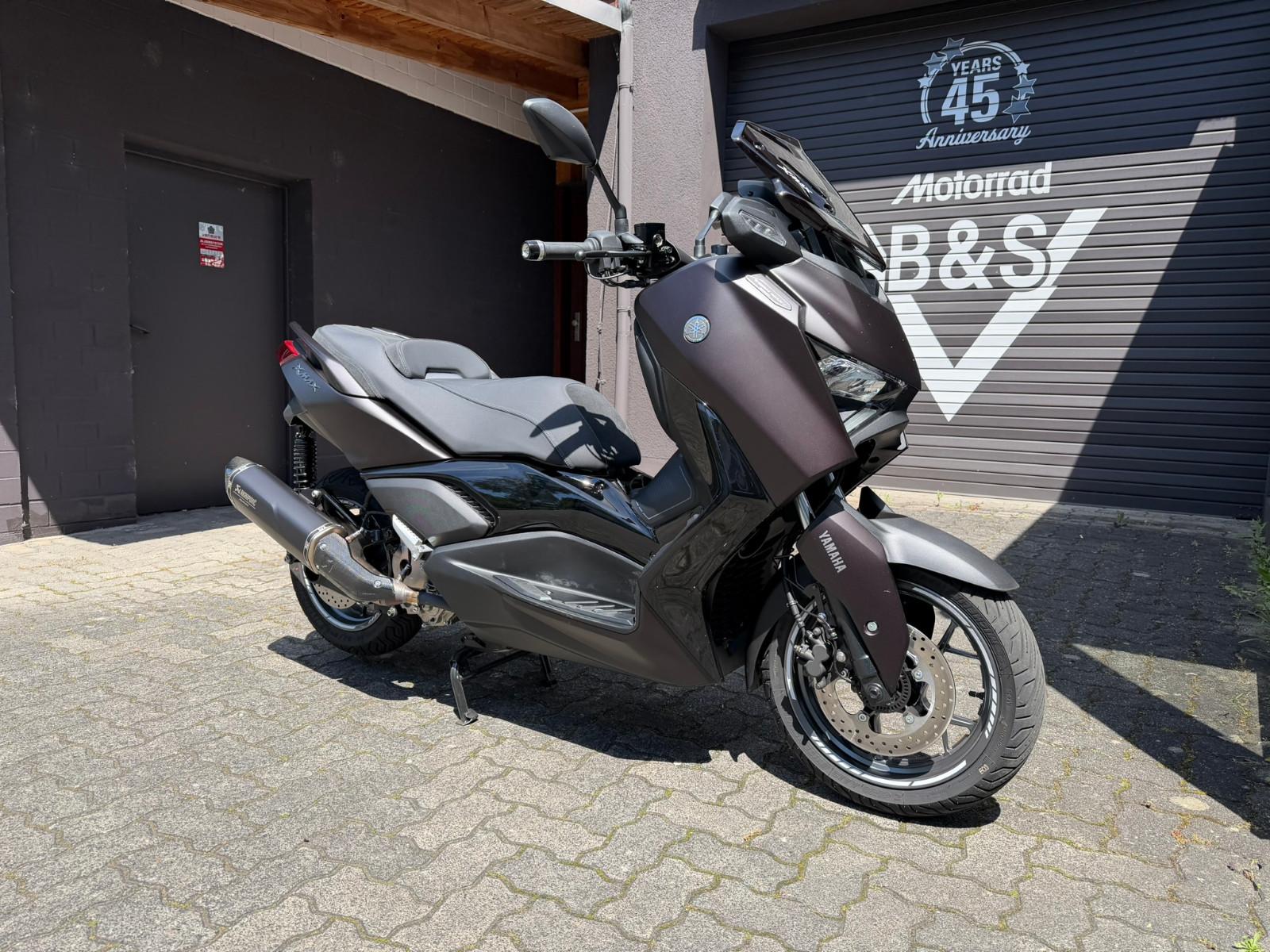 Yamaha XMAX 300 Tech Max+ X-MAX ABS LED Akrapovic