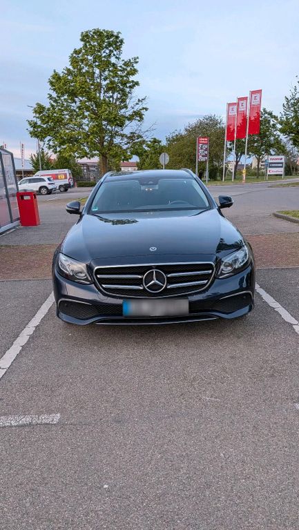 Image of Mercedes-Benz E 300