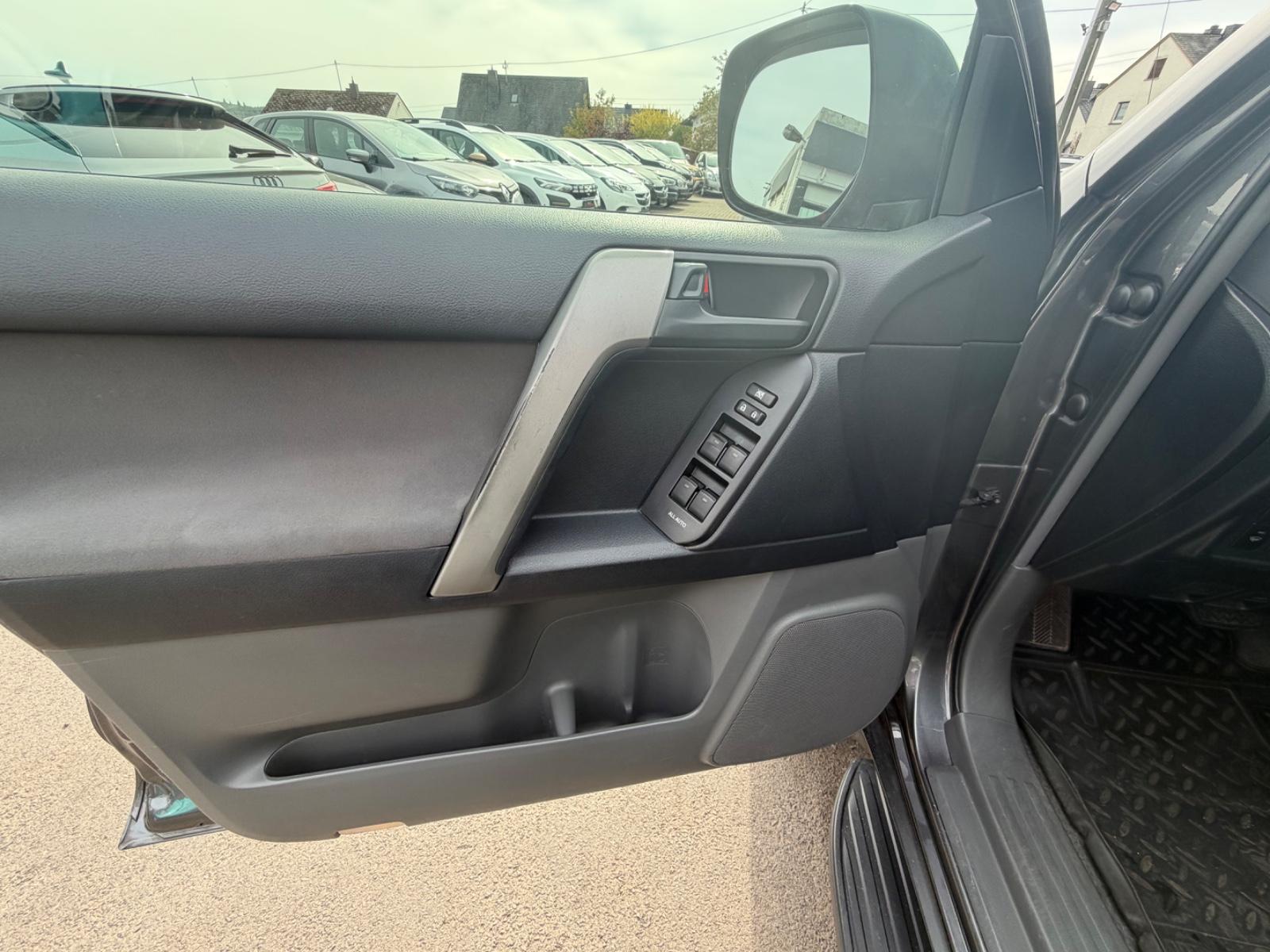 TOYOTA LAND CRUISER 173CH - 4X4 - BVA - PACK SPORT - CARNET D'ENTRETIEN DISPONIBLE
