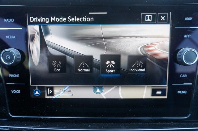 Fahrzeugabbildung Volkswagen T-Roc Cabriolet TSI R-Line DSG LEDplus Navi AID