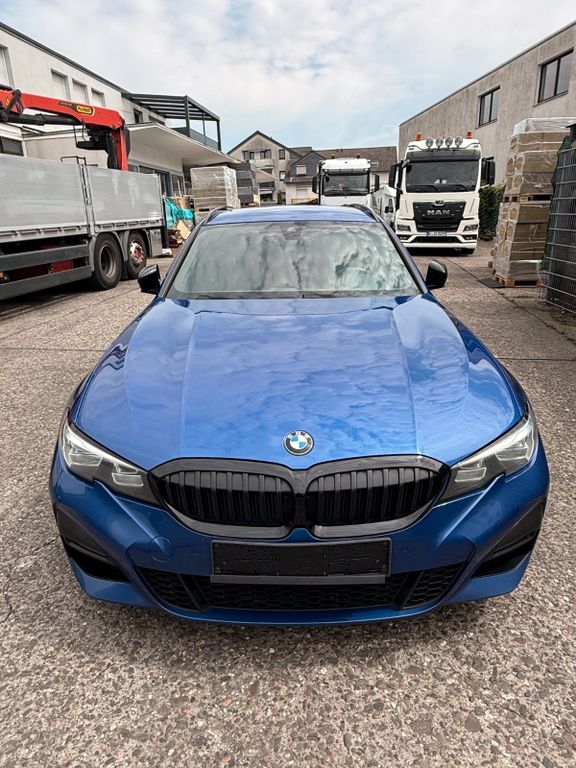 Image of BMW 330