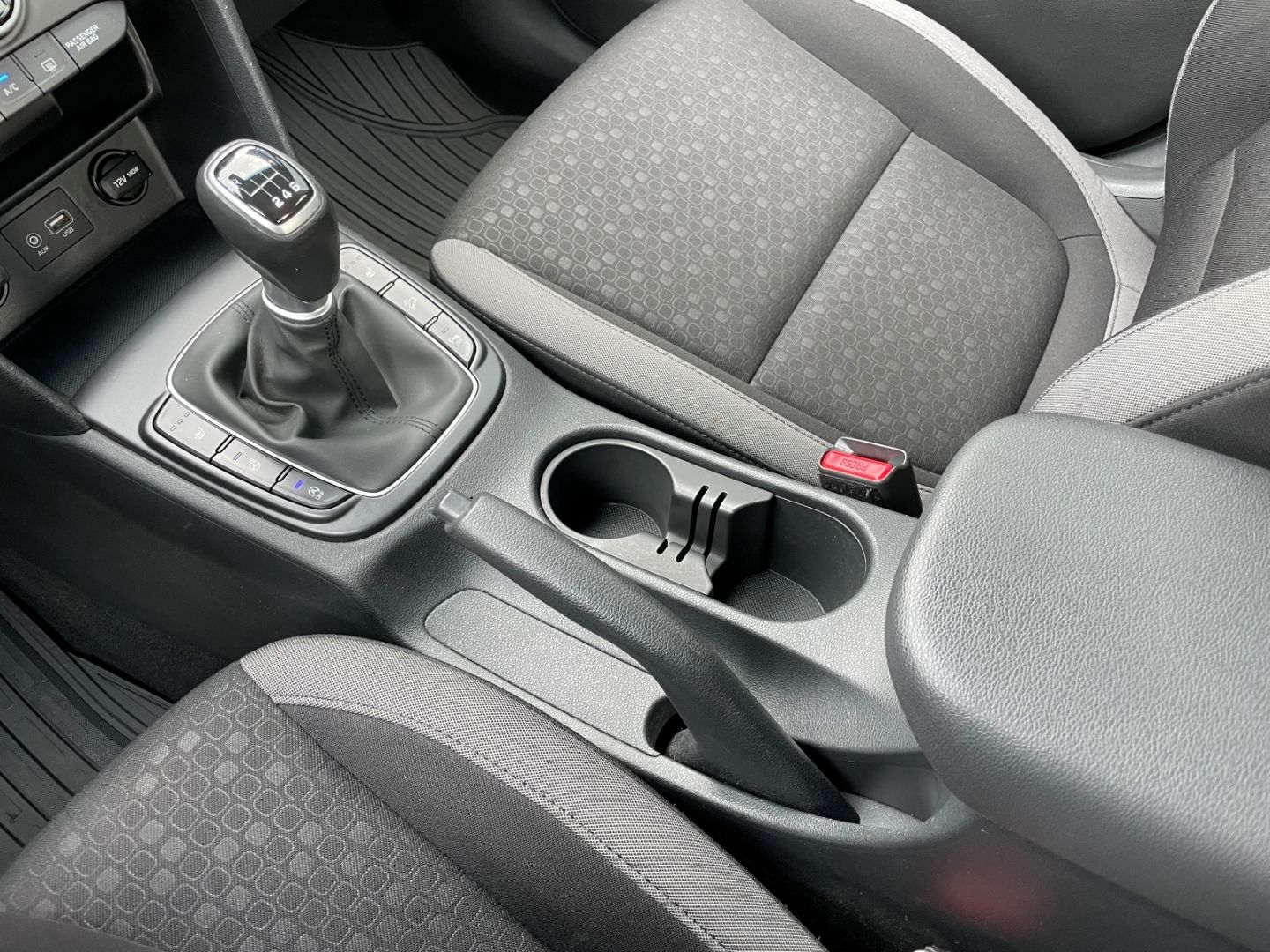 Fahrzeugabbildung Hyundai KONA Trend Klima Kamera Spurhalteass Tempomat