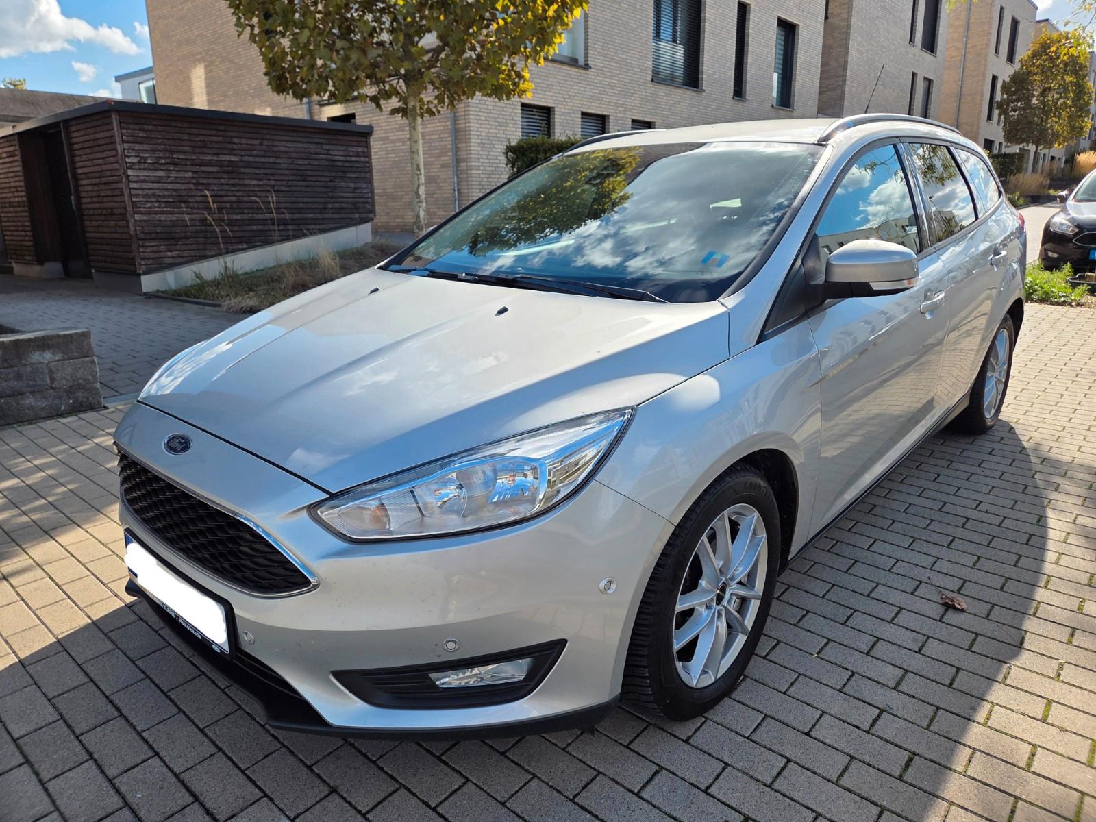 Ford Focus 1.5 TDCi Turnier/Navi/2xPDC/120 PS