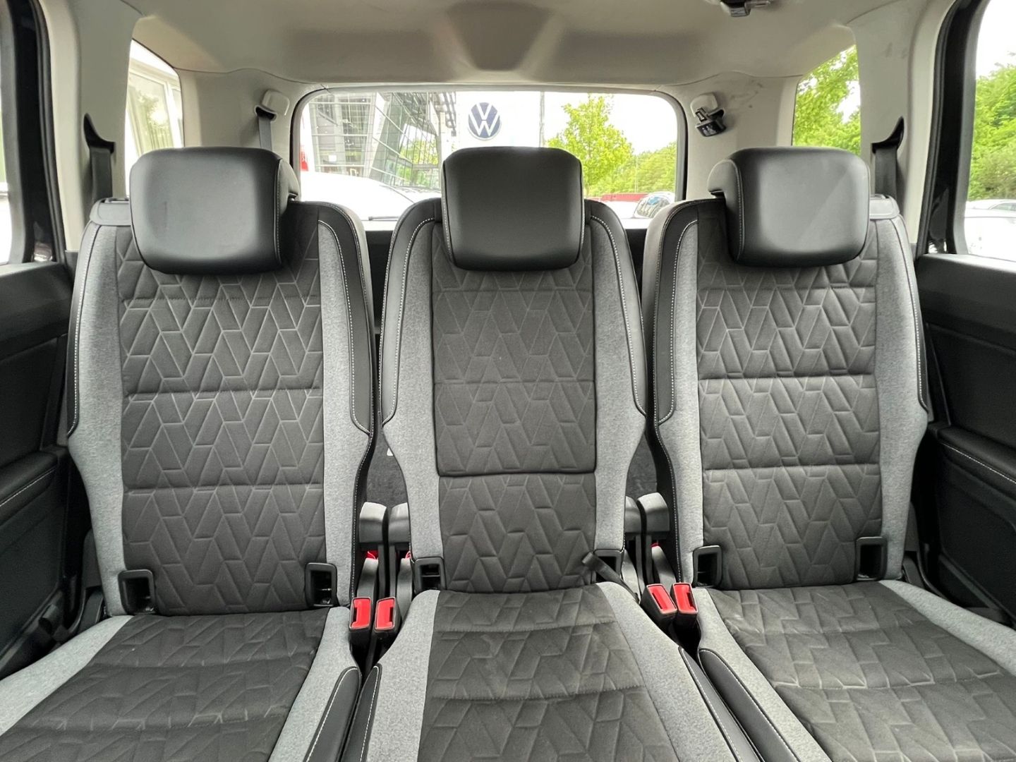 Touran 2.0TDI DSG GOAL AHK*7Sitze*IQ*Navi*elHeck