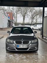 BMW E90- 318d Facelift - BMW 3er Reihe aus 2011: Facelift