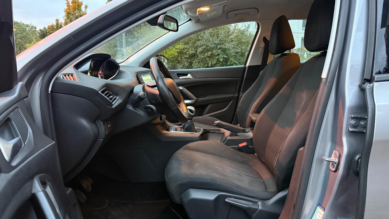 Peugeot 308 2015 — photo 15