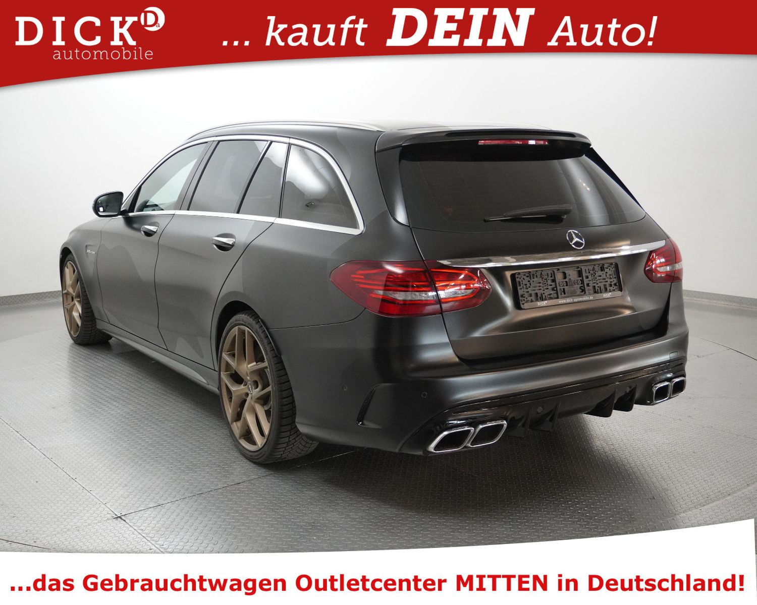 Fahrzeugabbildung Mercedes-Benz C63 AMG >CARBON+PANO+MEMO+KAM+MULTIB+NAPPA+COMAN