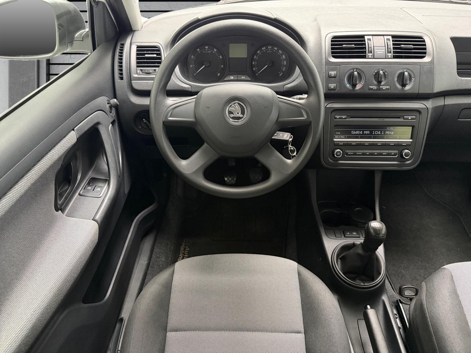 Skoda FABIA ACTIVE KLIMAANLAGE+ALLWETTERBEREIFUNG+TÜV+