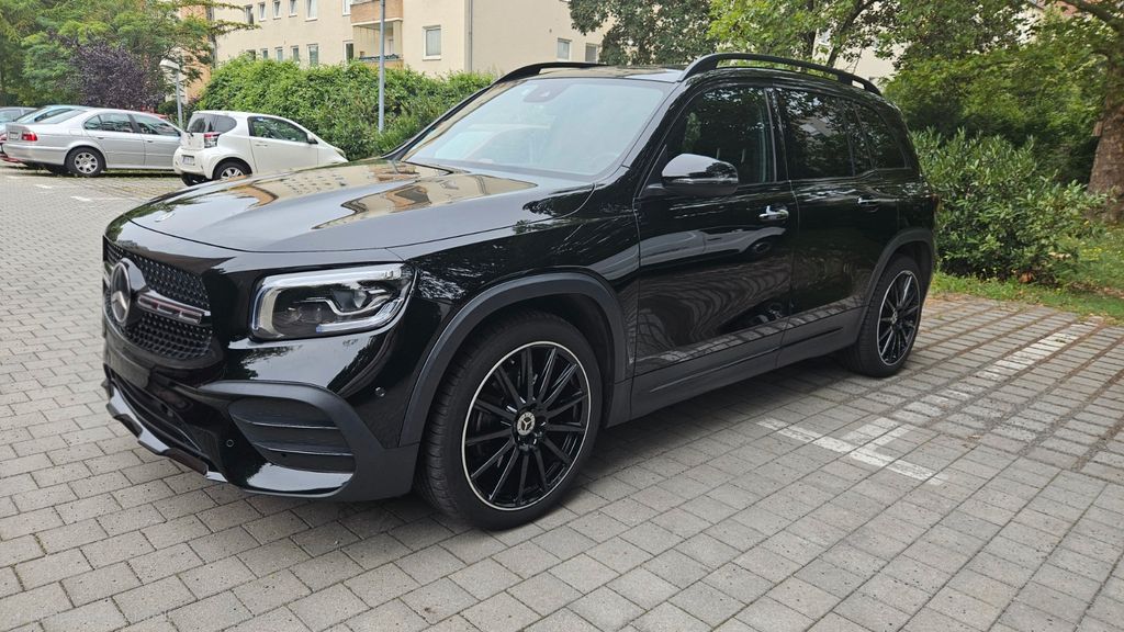 Image of Mercedes-Benz GLB 200