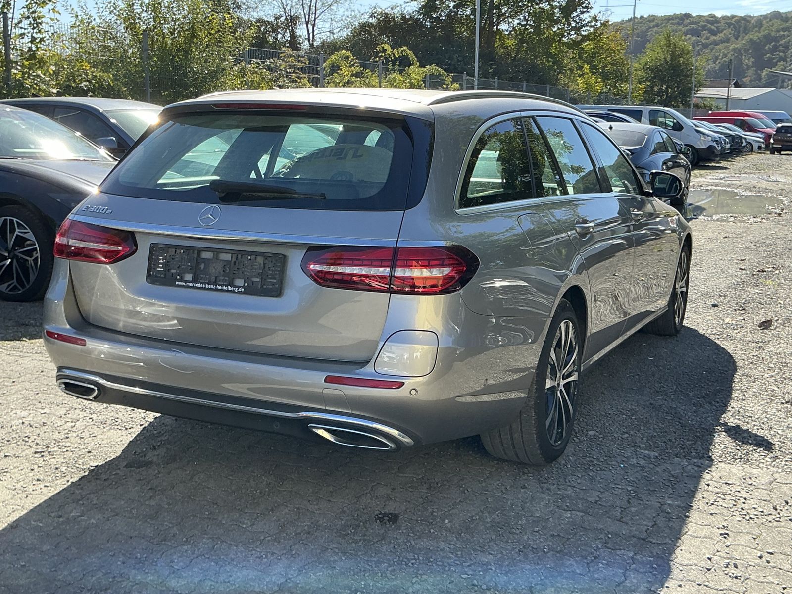 Mercedes-Benz E 300 e Business Pano R.Cam Navi LED SHZ DAB  imagem 2