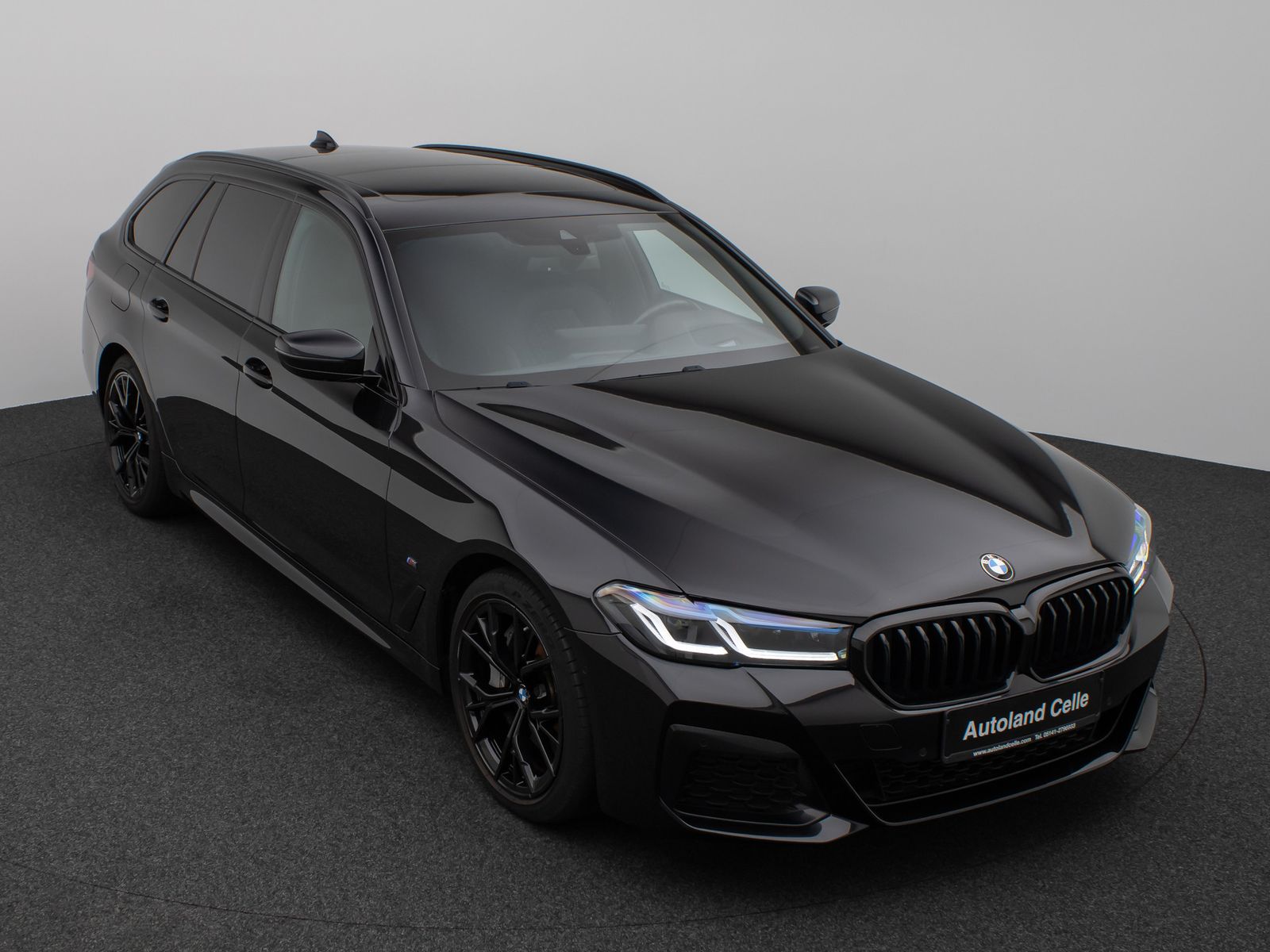 Fahrzeugabbildung BMW 530d M Sport Panorama Kamera Laser HUD DAB HiFi